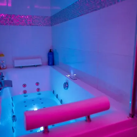 Apartment Centre Meuble Avec Jacuzzi Bron