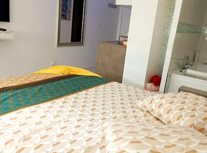 Centre Meuble Avec Jacuzzi بْرو